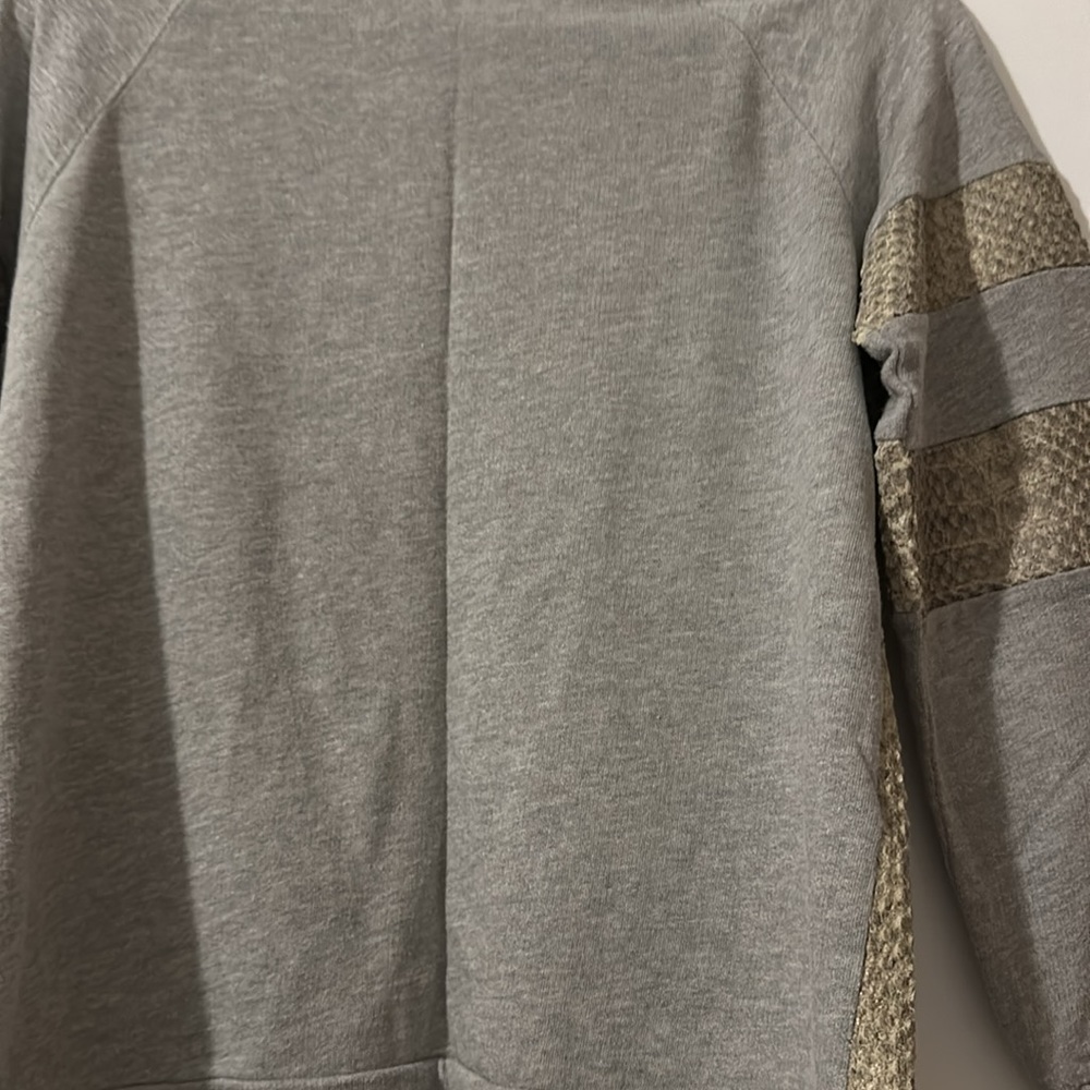 Sweatshirt - Picture 4 of 4